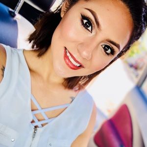 Meet your Posher, Lorraine